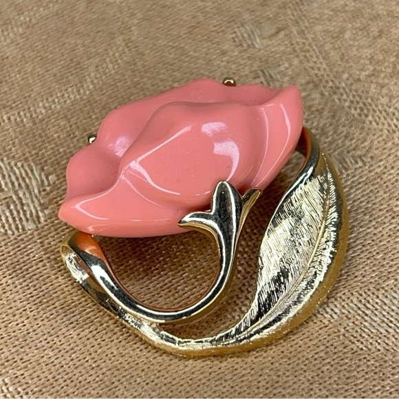 VINTAGE AVON GOLD CORAL BROOCH PIN FLORAL FLOWER - Picture 4 of 7